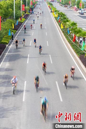 全国500余名“铁人”竞逐重庆垫江 演绎“速度与