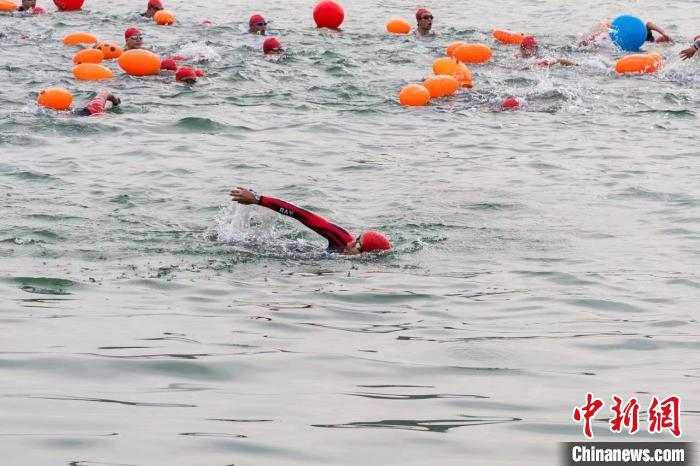 全国500余名“铁人”竞逐重庆垫江 演绎“速度与