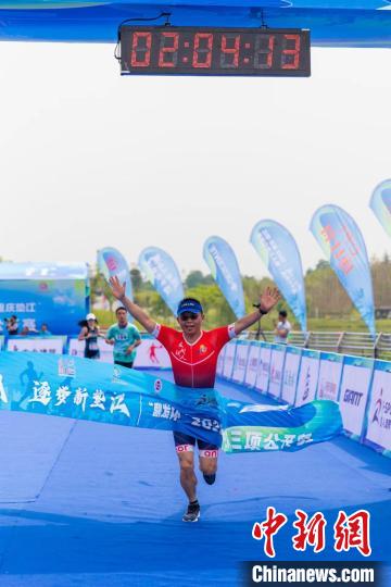 全国500余名“铁人”竞逐重庆垫江 演绎“速度与