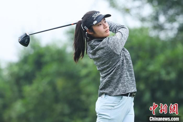 海口观澜湖二号球场女子职业赛事次轮：职业新