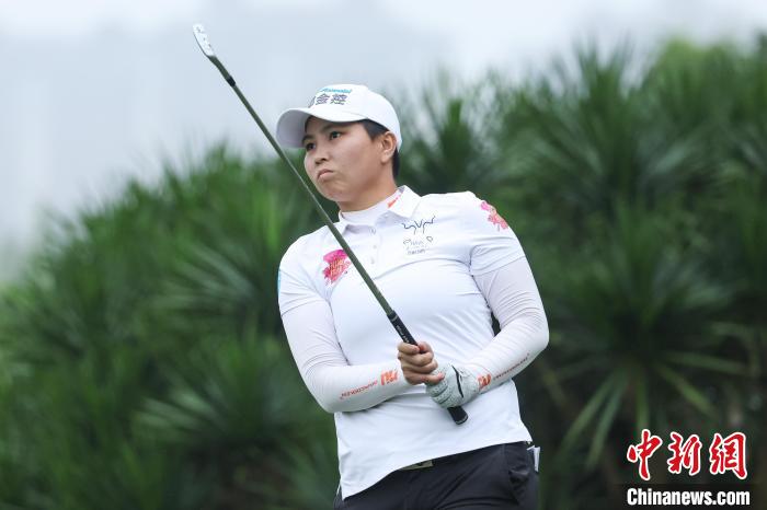 海口观澜湖二号球场女子职业赛事次轮：职业新