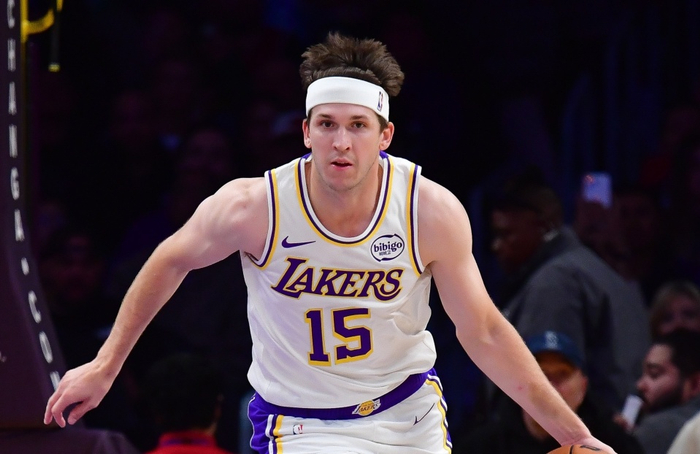 湖人九连胜关键战里夫斯26+7+5助攻引领球队险胜