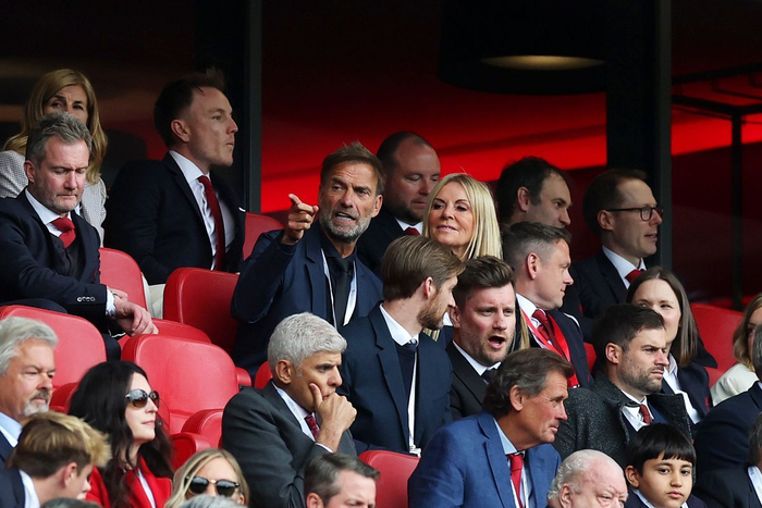 克洛普重返安菲尔德率传奇队迎战多特蒙德传奇