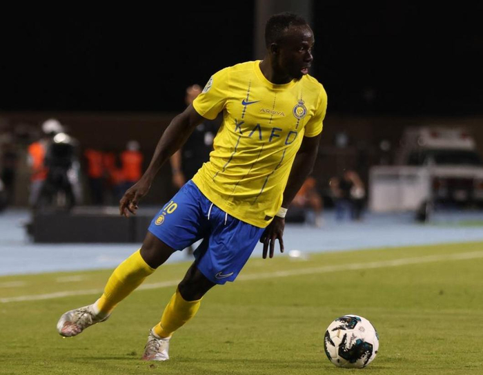 利雅得胜利逆转纳杰马，连胜15场稳居榜首