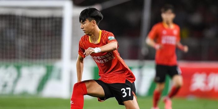 英超伯恩利确认张家鸣为首选引援目标