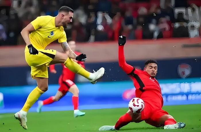 拉莫斯训练正常引球迷期待复出，国安后防核心